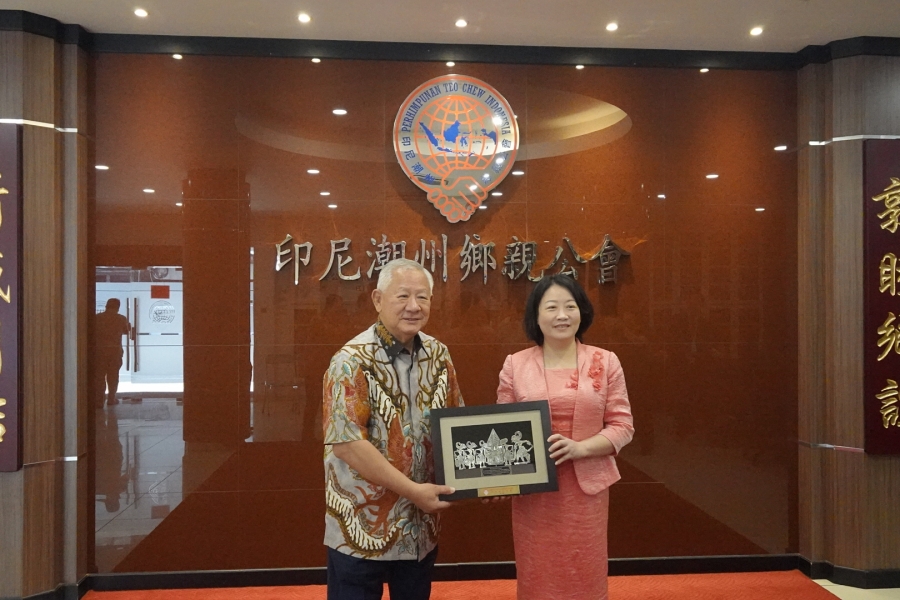 广东省级联谢惠蓉副主席一行人,光临印尼潮州总会,印尼還州公会